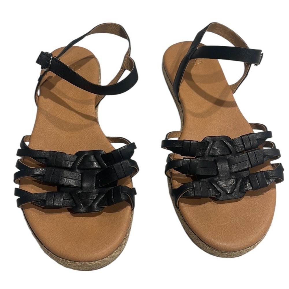 UGG Larisa Black Woven Leather Strap Upper Sandal SZ 6.5 Women’s